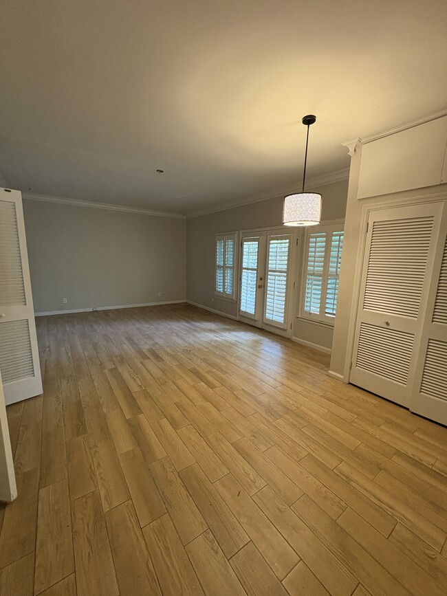 Building Photo - 3104 Woodley Terrace
