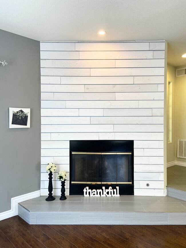 Building Photo - 15058 Ocaso Ave