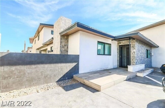 Building Photo - 2201 Fairfield Ave