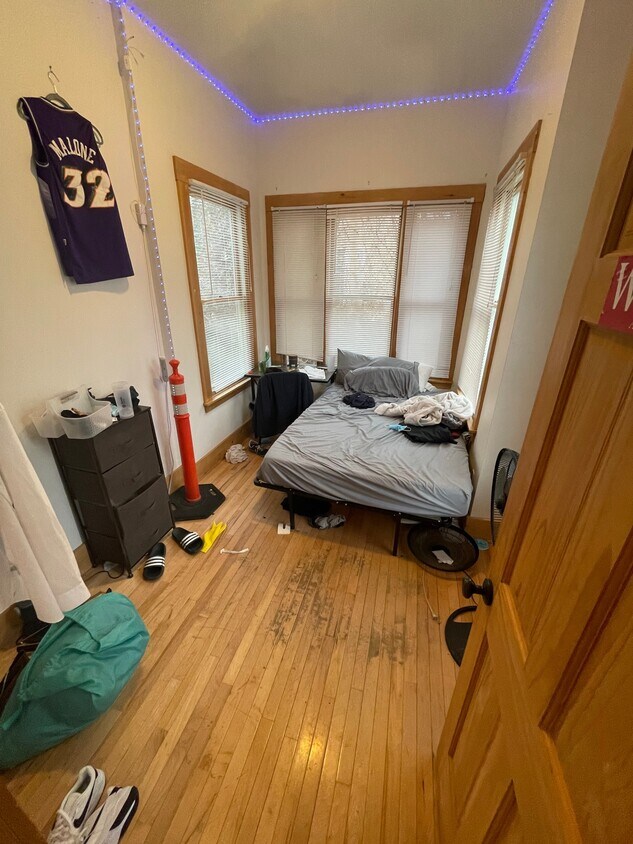 Primary Photo - 76 Curtis St