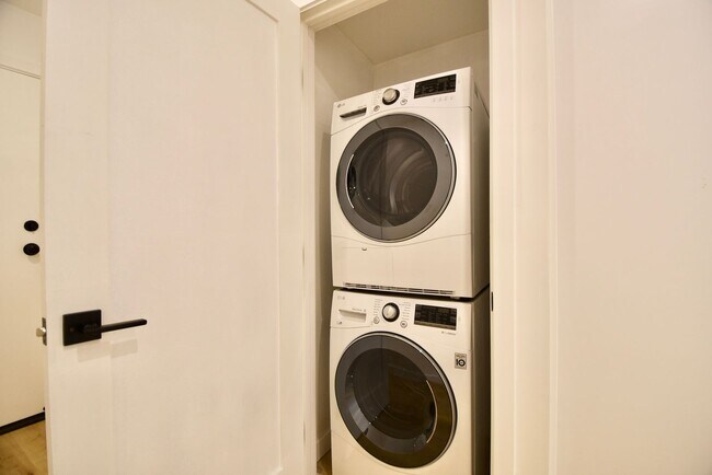 Foto del edificio - 3960 Carpenter Ave