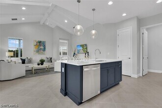 Building Photo - 7124 Saona CT