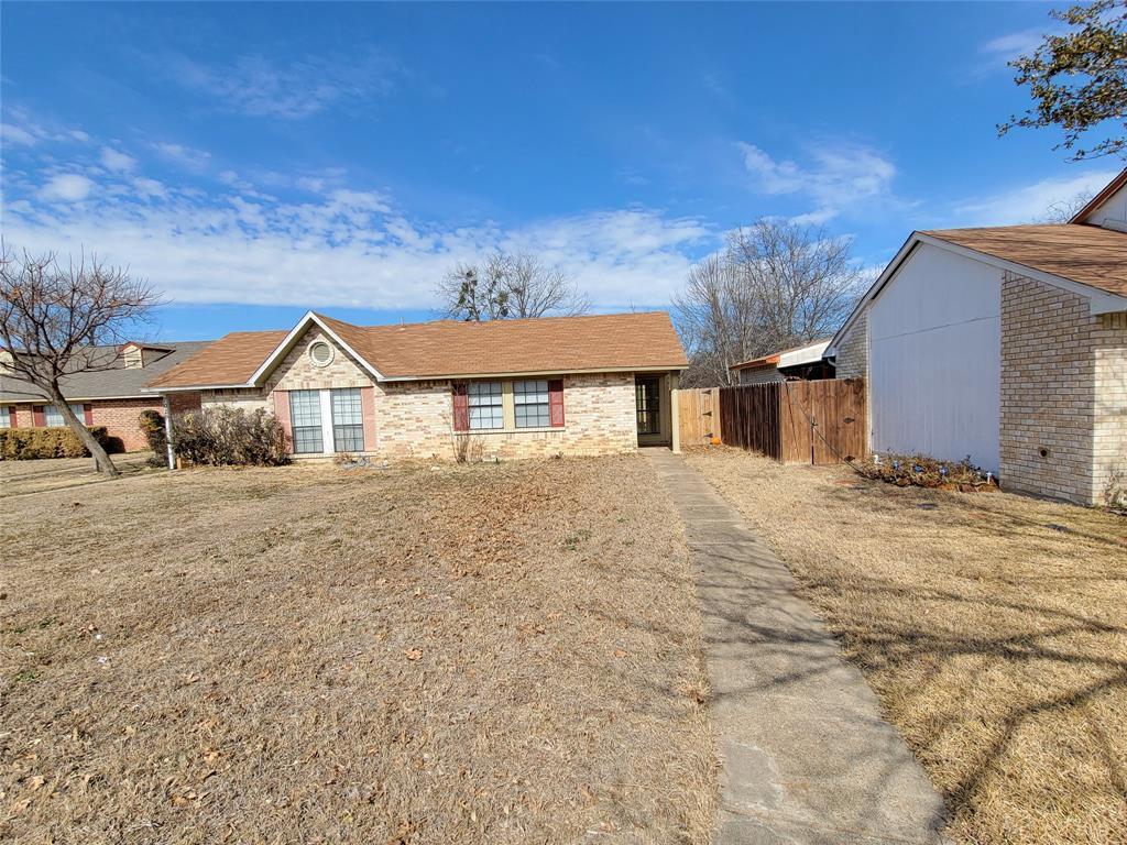 7025 Pineberry Rd, Dallas, TX 75249 Townhome Rentals in Dallas TX