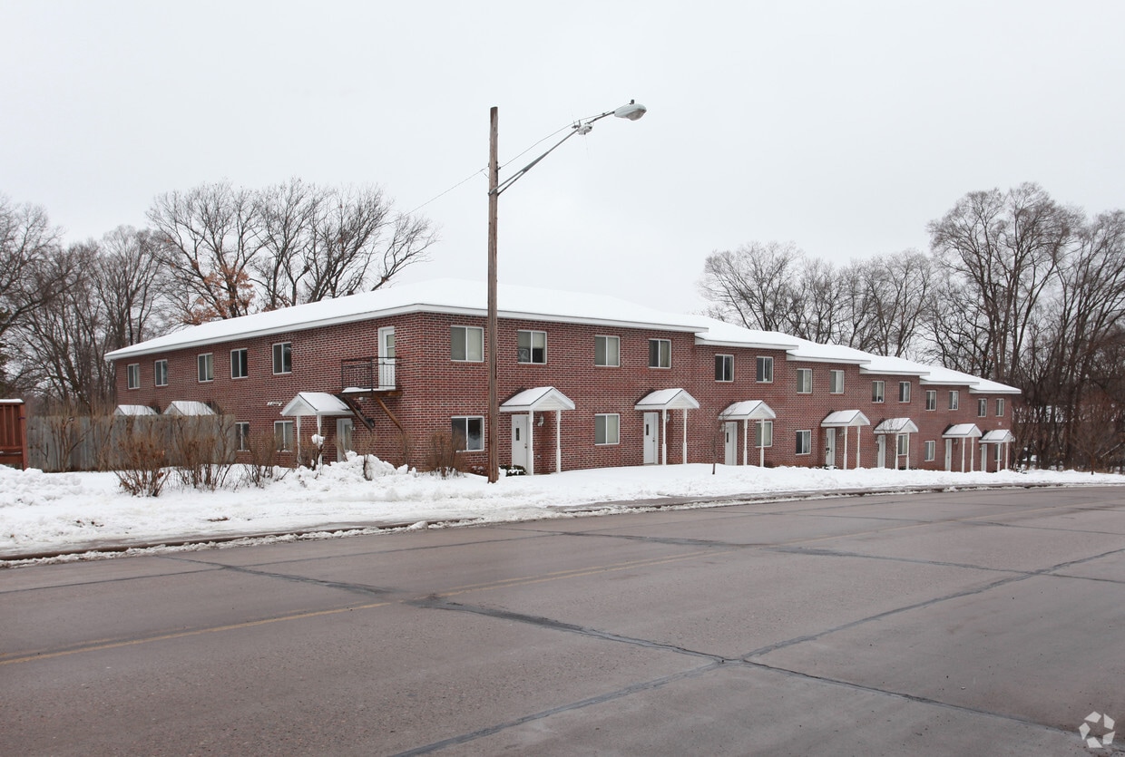 Building Photo - V.V.M. Investments, LLC