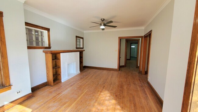 Building Photo - 4821 N Rockwell St