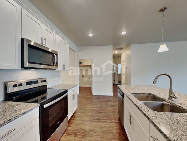 Building Photo - 164 E Sicily Dr