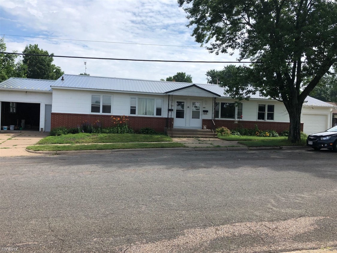 Primary Photo - 2 br, 1 bath Duplex - 605 Pine Street