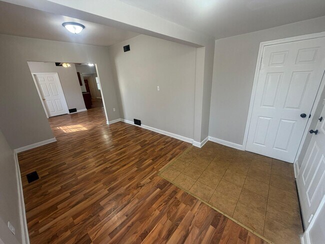 Foto del edificio - For rent - Spacious 3 Bed / 2 Bath Home