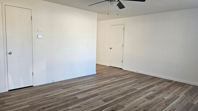 Foto del edificio - Roxbury Duplex