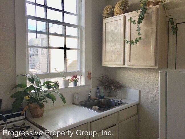 Foto del edificio - 585 Birch St