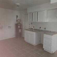 Building Photo - 3823 Lydia St