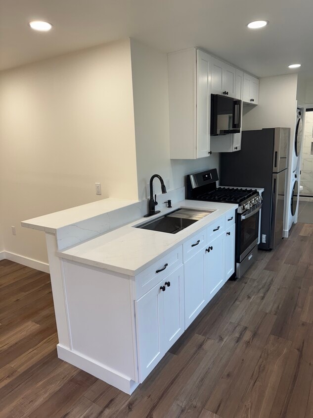 Foto principal - 2525 Sirius St