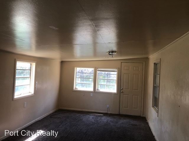 Foto del edificio - 3 br, 1 bath House - 204 Montgomery St