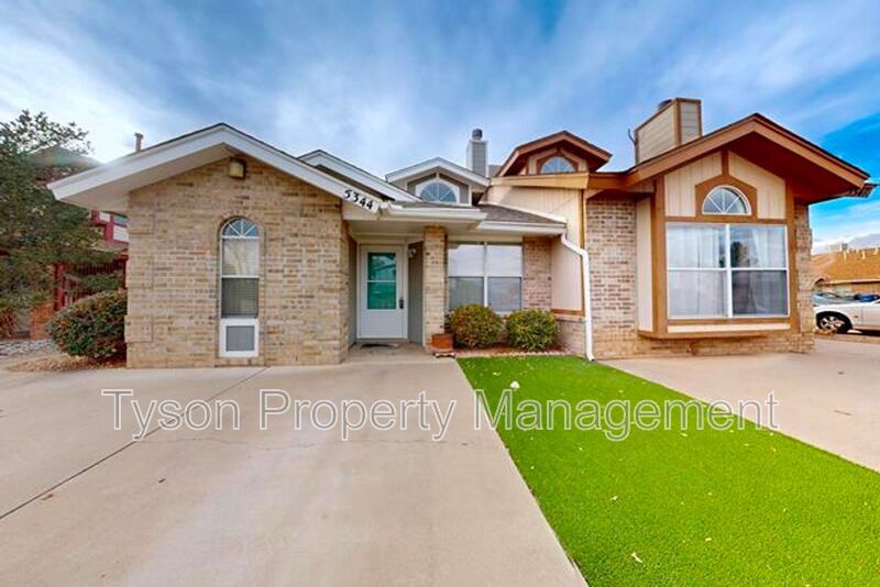 Foto principal - 5344 Chuckwagon Trail NW