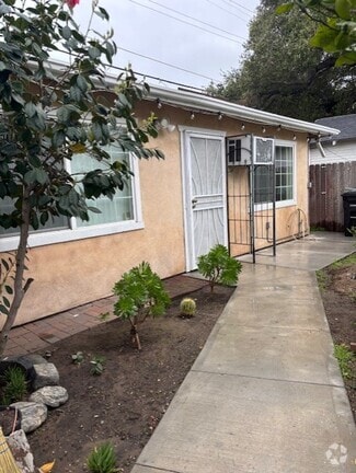 Building Photo - 654 W Lexington Dr