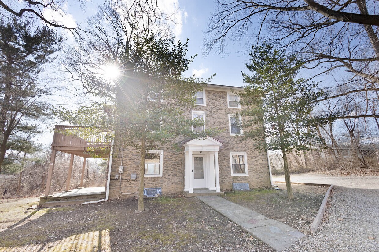 8576 Old Line Rd, Philadelphia, PA 19128 House Rental in Philadelphia