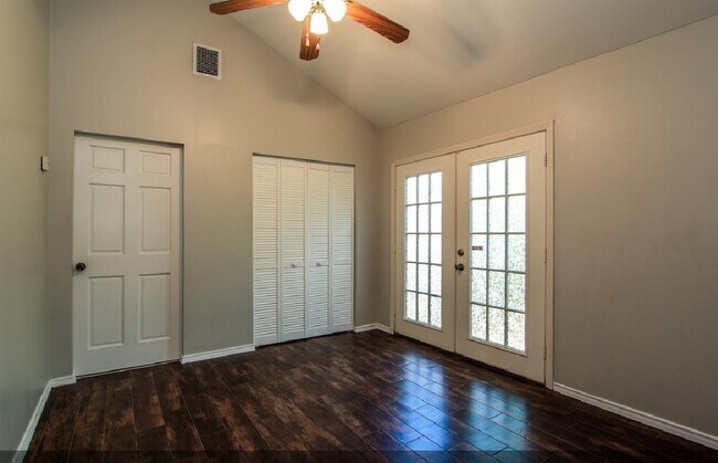 Foto del edificio - 11423 Wickersham Ln