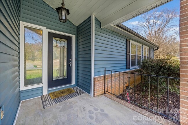 Building Photo - 11501 Winding Way Rd