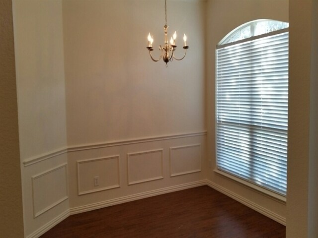 Foto del edificio - 7501 Providence Dr