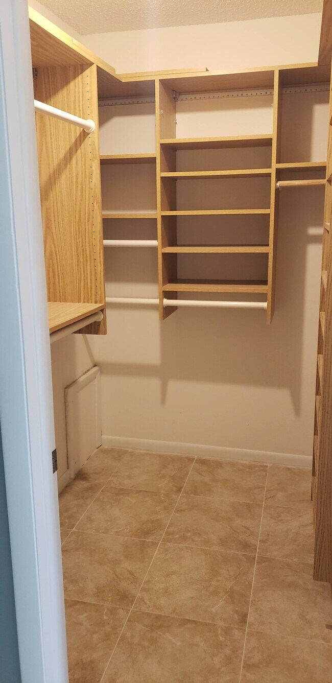 Foto del edificio - 2177 Chantilly Ln