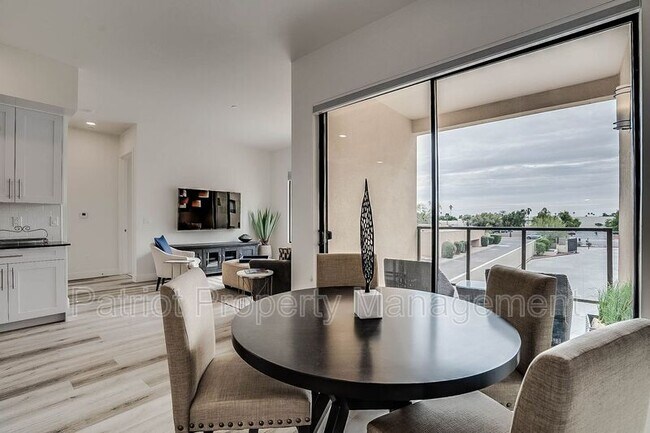 Foto del edificio - 7300 E Earll Dr