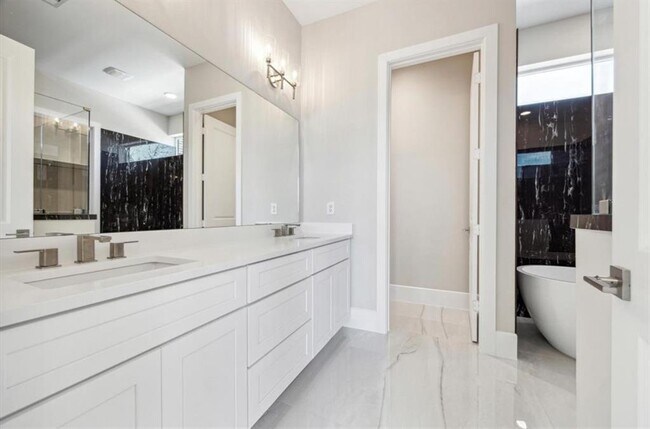Foto del edificio - 5613 Leonard St