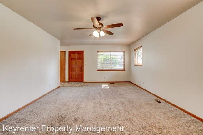 Building Photo - 2 br, 1 bath House - 5548 S Owasso Ave