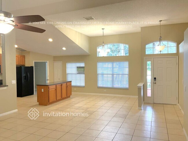 Foto del edificio - 1461 Maple Leaf Ln