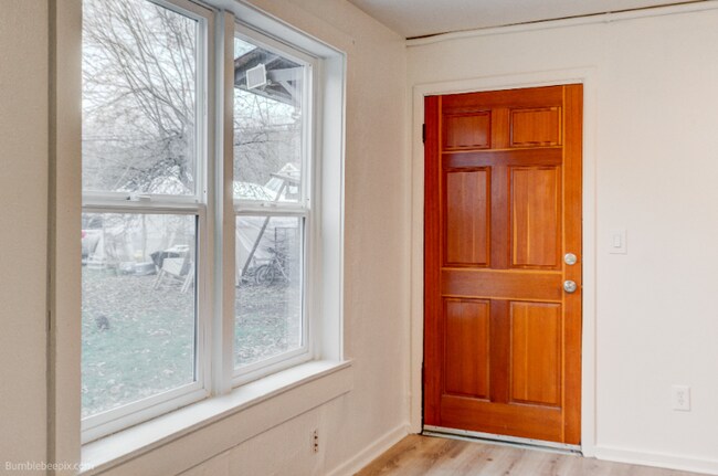 Foto del edificio - 802 Pine St