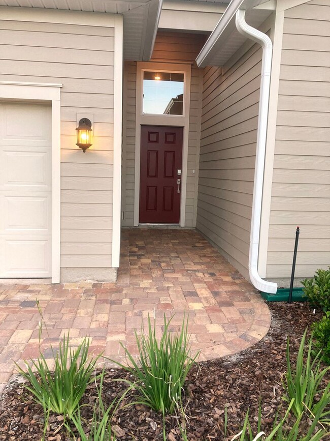 Building Photo - New 4 Bed 3 Bath Luxury Home in Fox Ridge ...
