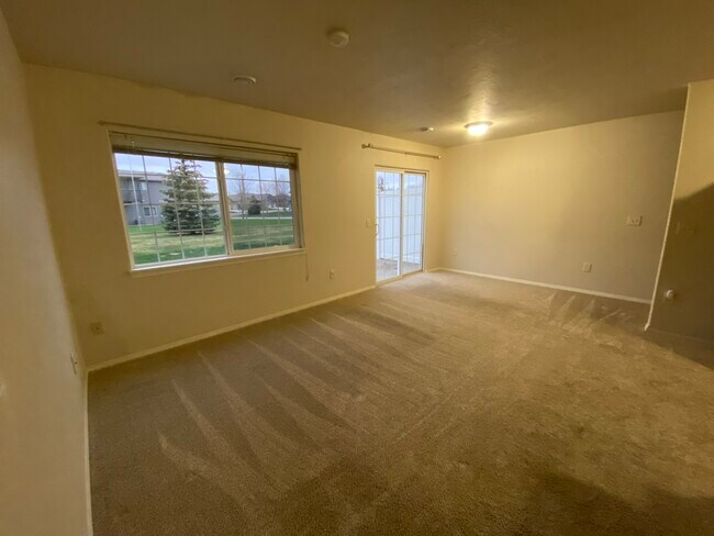 Foto del edificio - 6511 S Santa Rosa Pl