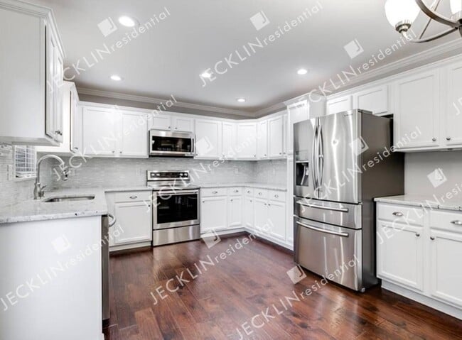 Building Photo - 2628 Hillgate Ct
