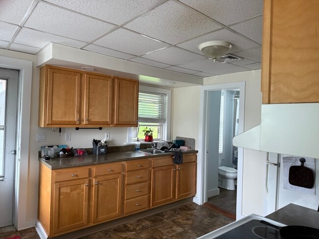 Building Photo - 74 Hopson Ave