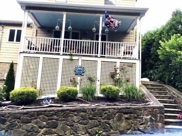 Foto del edificio - 27 Trimountain Rd