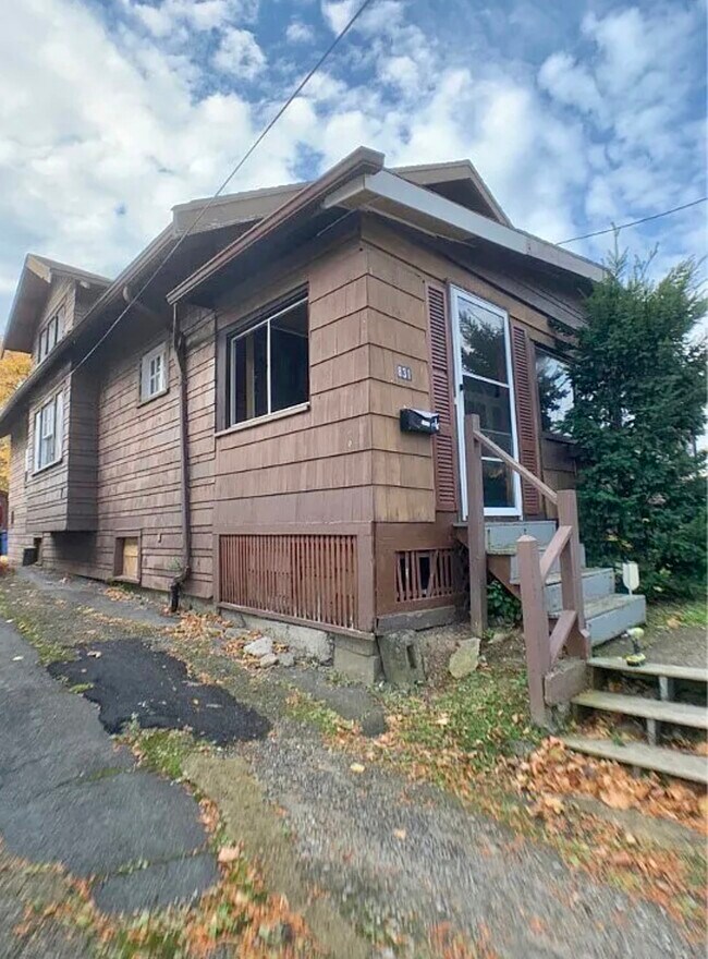 Foto del edificio - 831 Ridgeway Ave