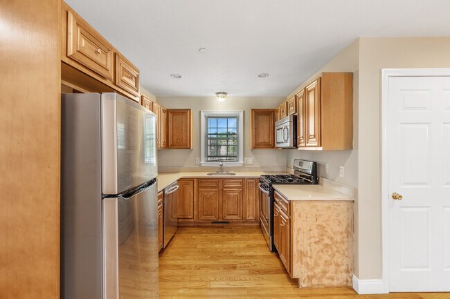 Building Photo - 45 Nightingale St