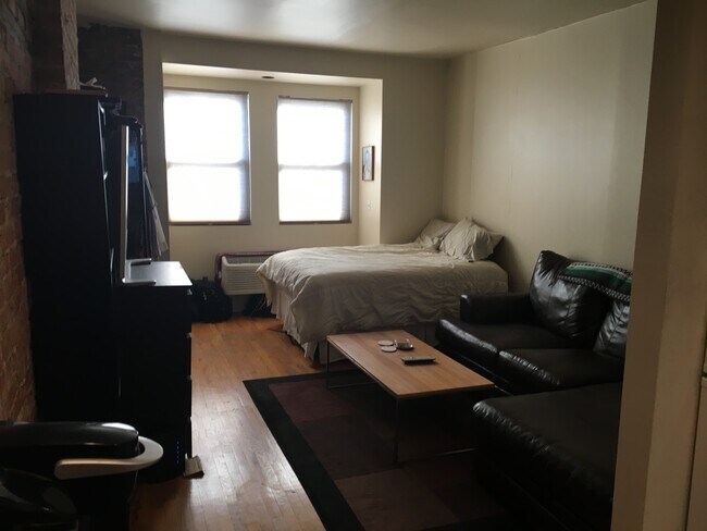 Foto del edificio - Large Studio South Slope Near Train