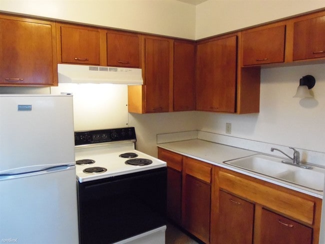 Building Photo - 1 br, 1 bath Apartment - 1145 S 11th St Apt 1
