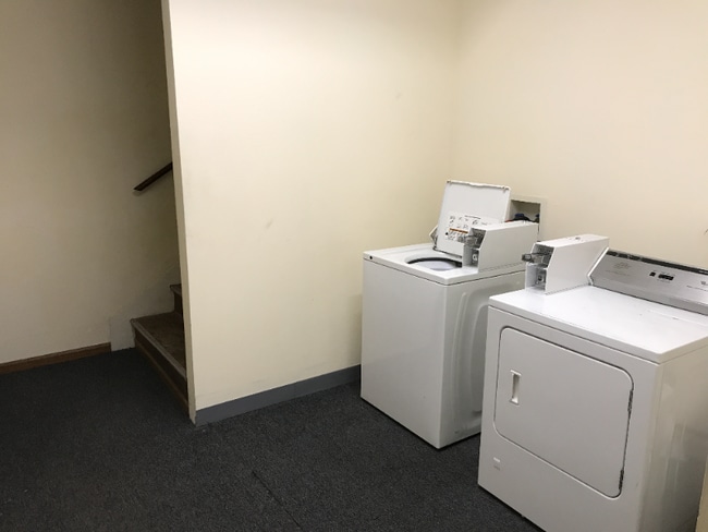 Foto del edificio - 351 Chicago Rd