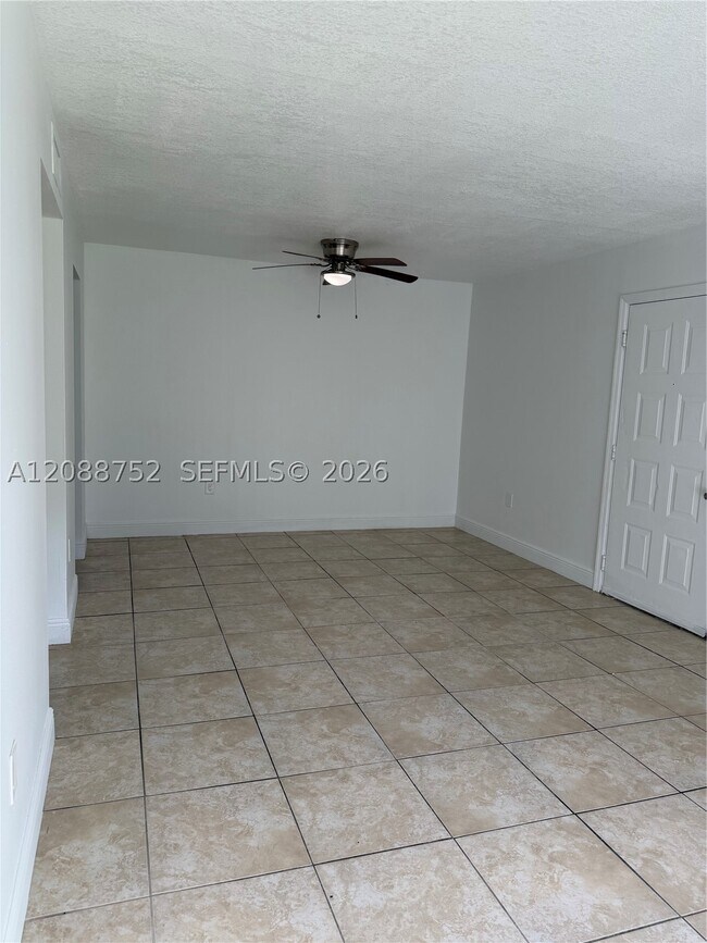 Foto del edificio - 7425 SW 152nd Ave