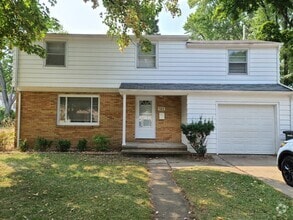 Building Photo - 563 Gunson St