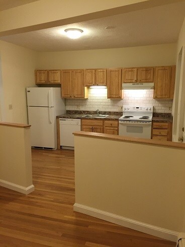 Building Photo - 122 Berkshire St