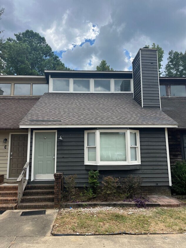 Primary Photo - 2 story with loft Auburn
