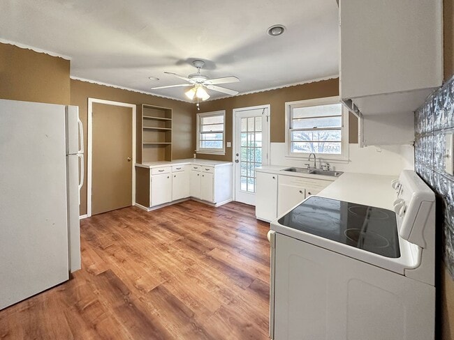 Foto del edificio - 204 E Mesa Dr