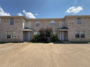 Building Photo - 5908 Greengate Dr