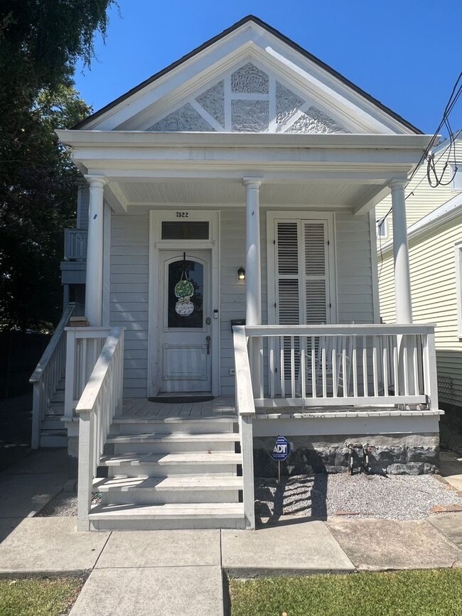 Building Photo - 7522 Burthe St