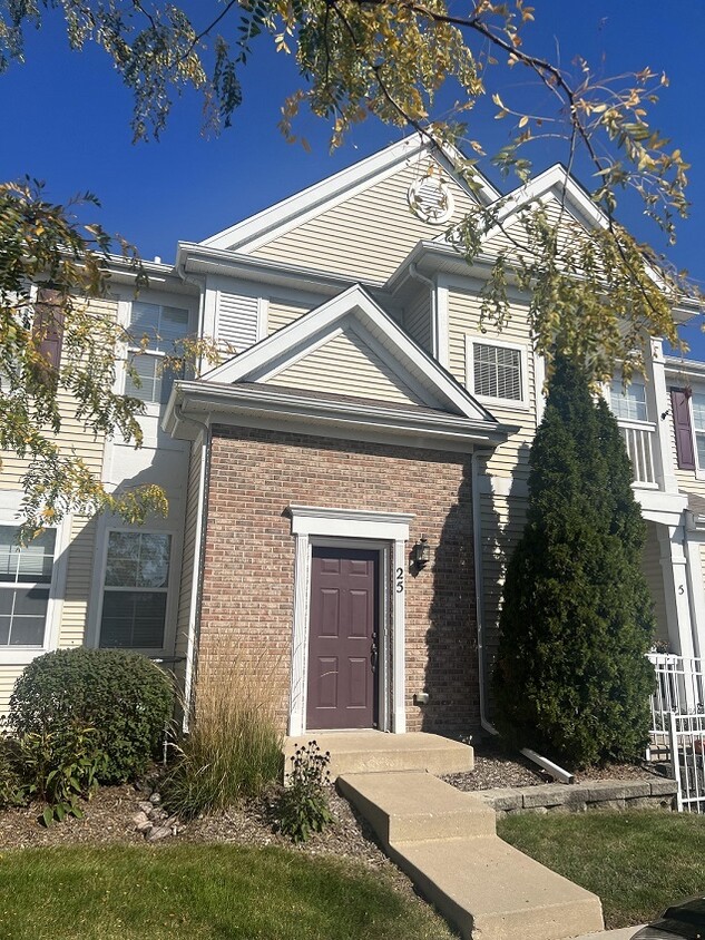 Primary Photo - 2225 Aurora Dr