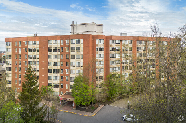 Building Photo - Sophia