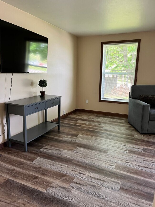 Foto del edificio - 3105-3107 Riverside Dr