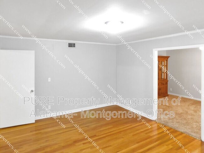 Foto del edificio - 3520 Royal Crest Dr